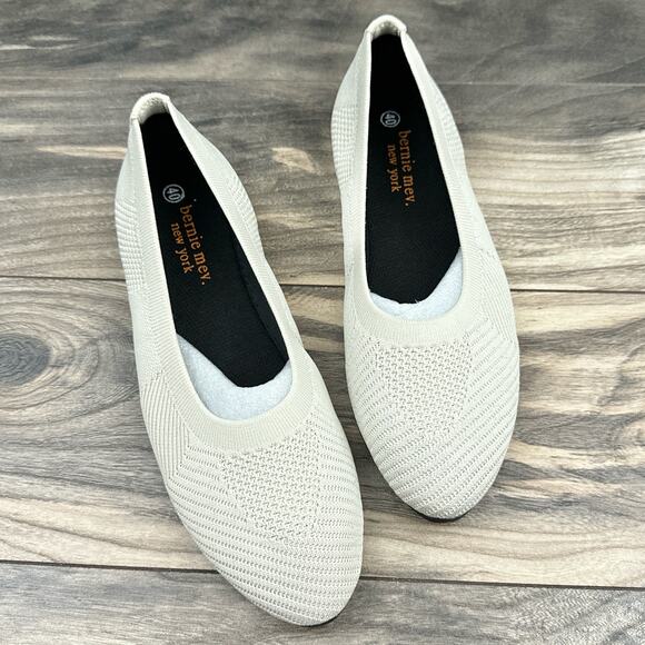 NIB Bernie Mev 40 Nikki Stretchy Knit Comfort Ballet Flats Nude Silver - Picture 2 of 10